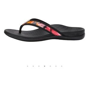 vionic tide ii black floral